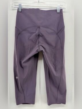 Lululemon Womens Purple Pockets Capri Leggings Size 4